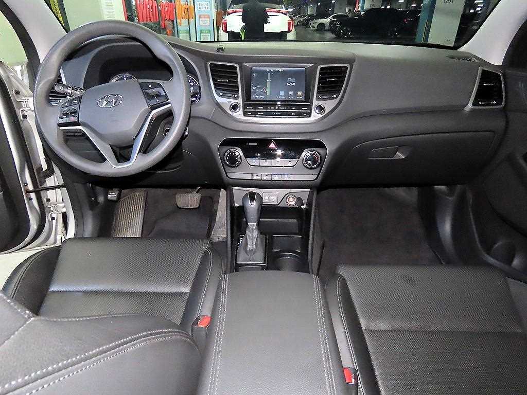 HYUNDAI Tucson - Vista 10