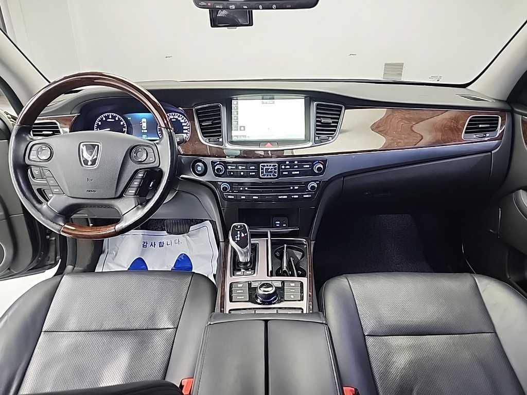 HYUNDAI Equus - Vista 7