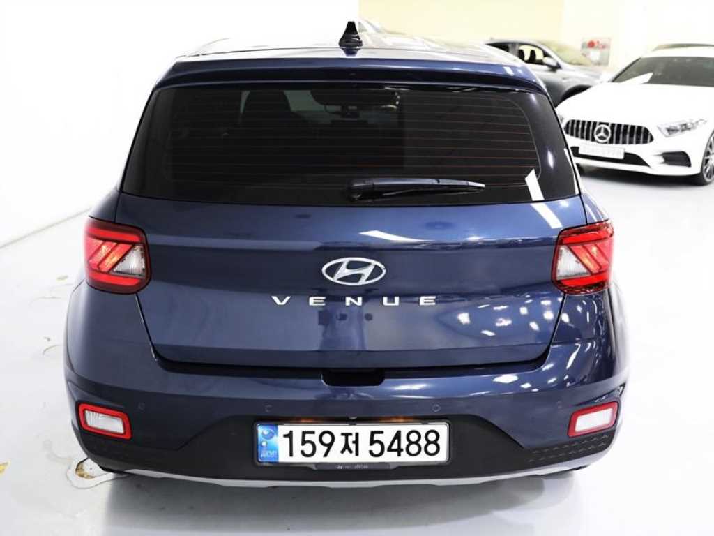 HYUNDAI Venue - Vista 6