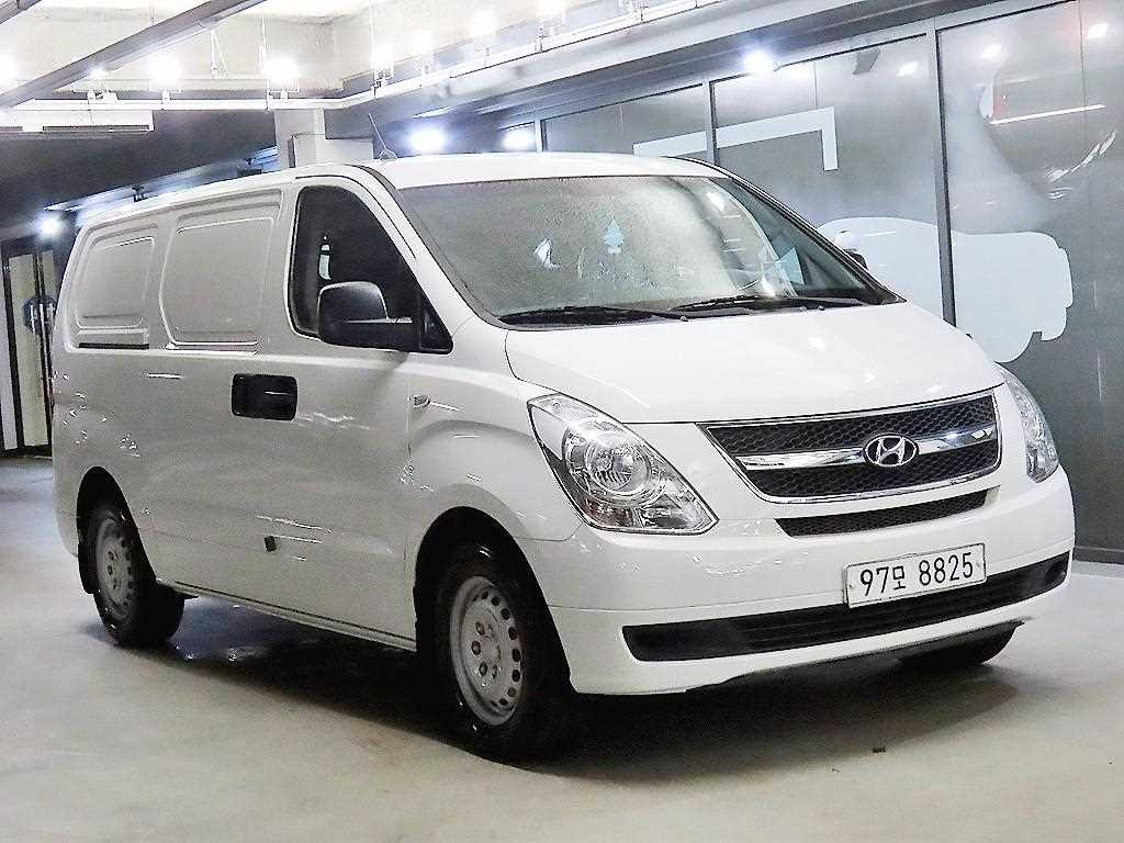 HYUNDAI Starex 2011 Blanco - Importación desde Corea - HF Imports Iquique - Foto 1