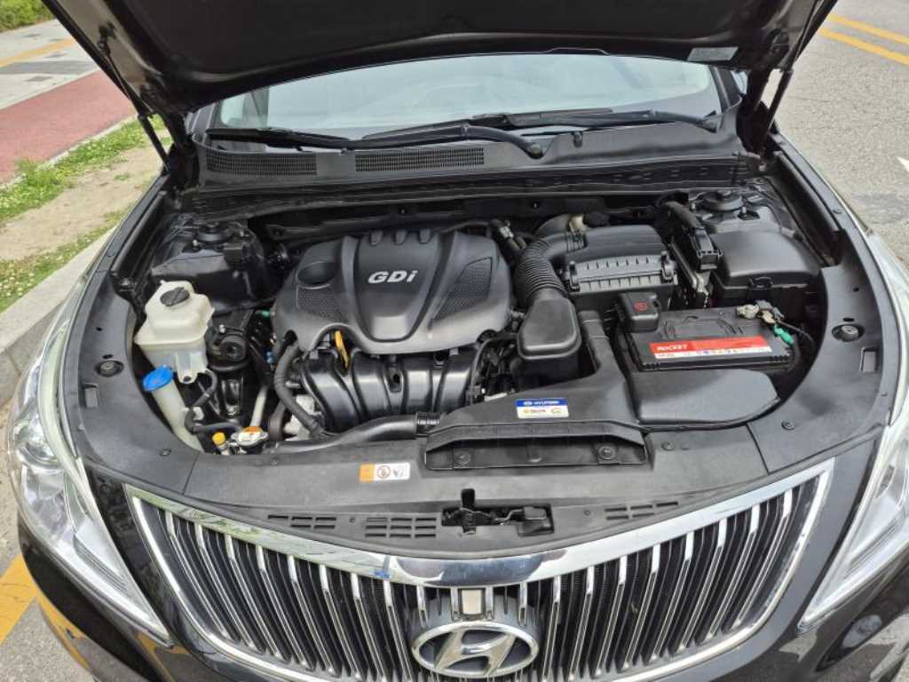 HYUNDAI Grandeur - Vista 12