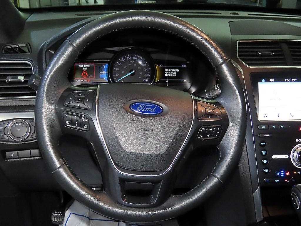 Ford Explorer - Vista 8
