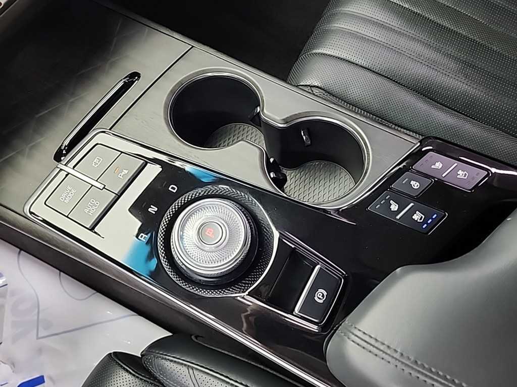 KIA K8 - Vista 8