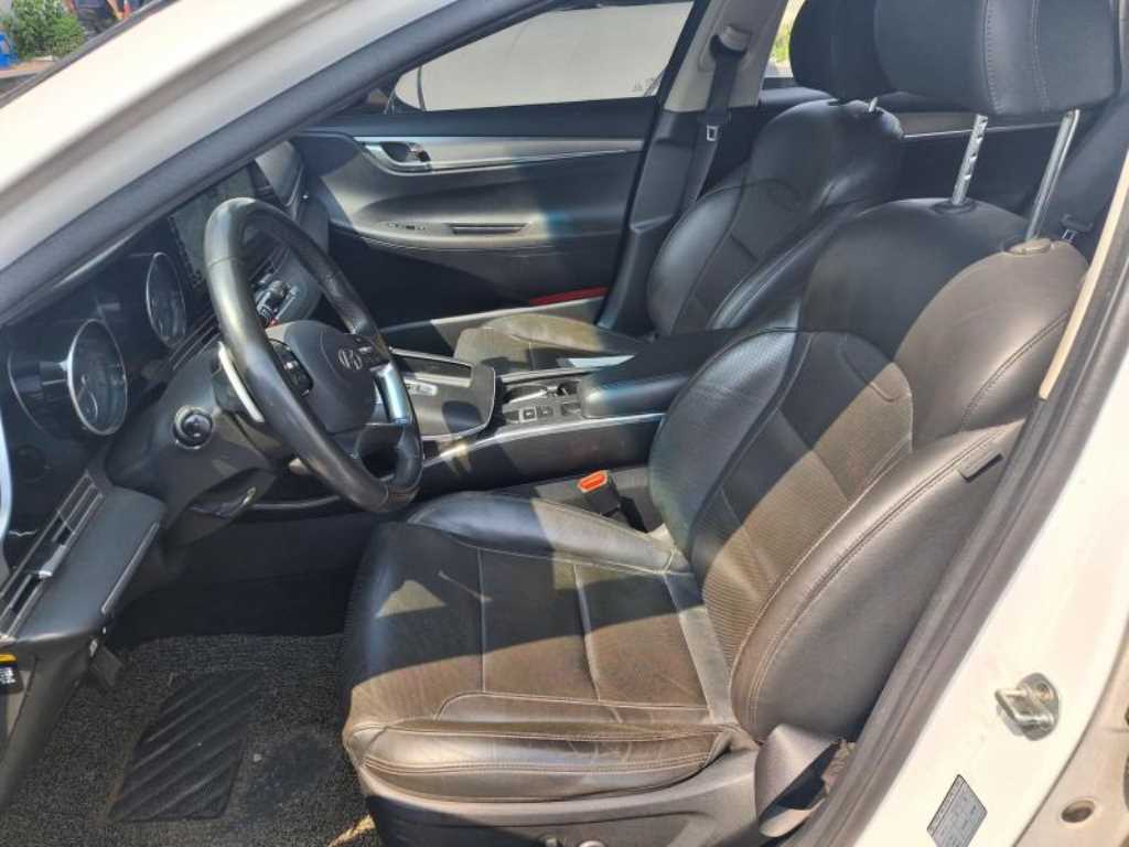 HYUNDAI Grandeur - Vista 5