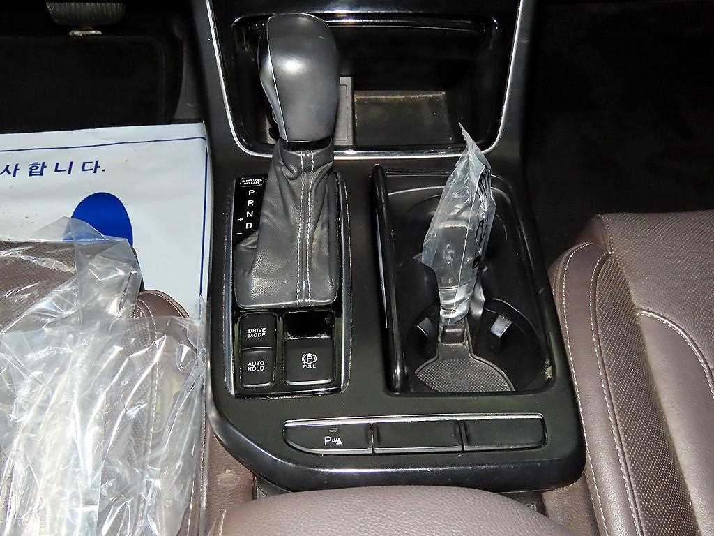 HYUNDAI Grandeur - Vista 12