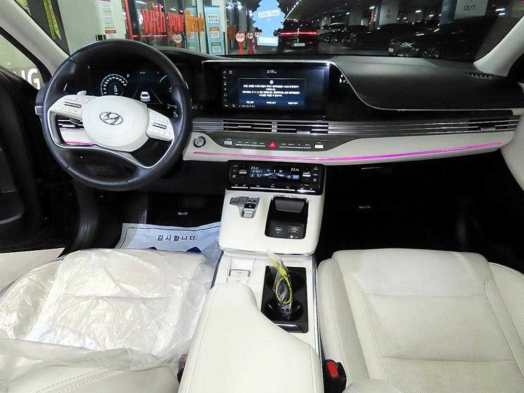 HYUNDAI Grandeur - Vista 10