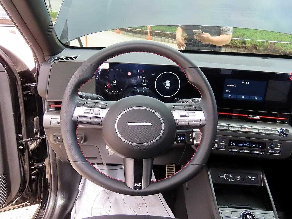 HYUNDAI Kona - Vista 8
