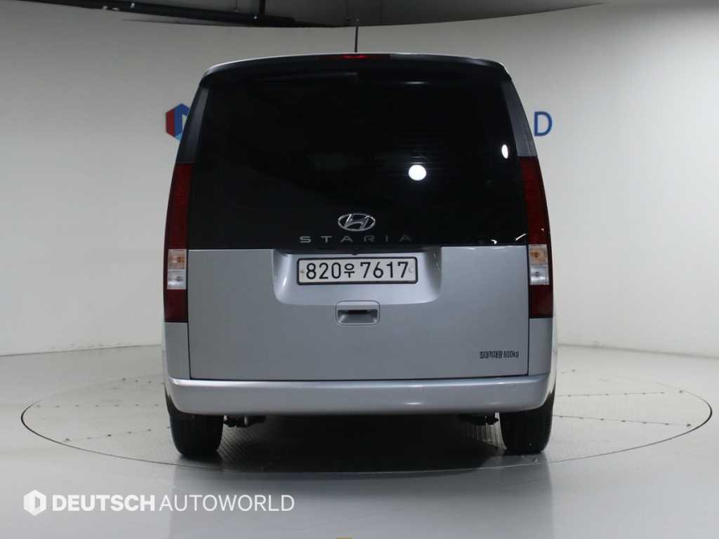 HYUNDAI Staria - Vista 4