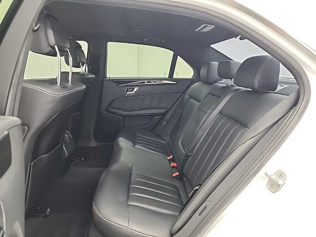 Mercedes Benz E class - Vista 12