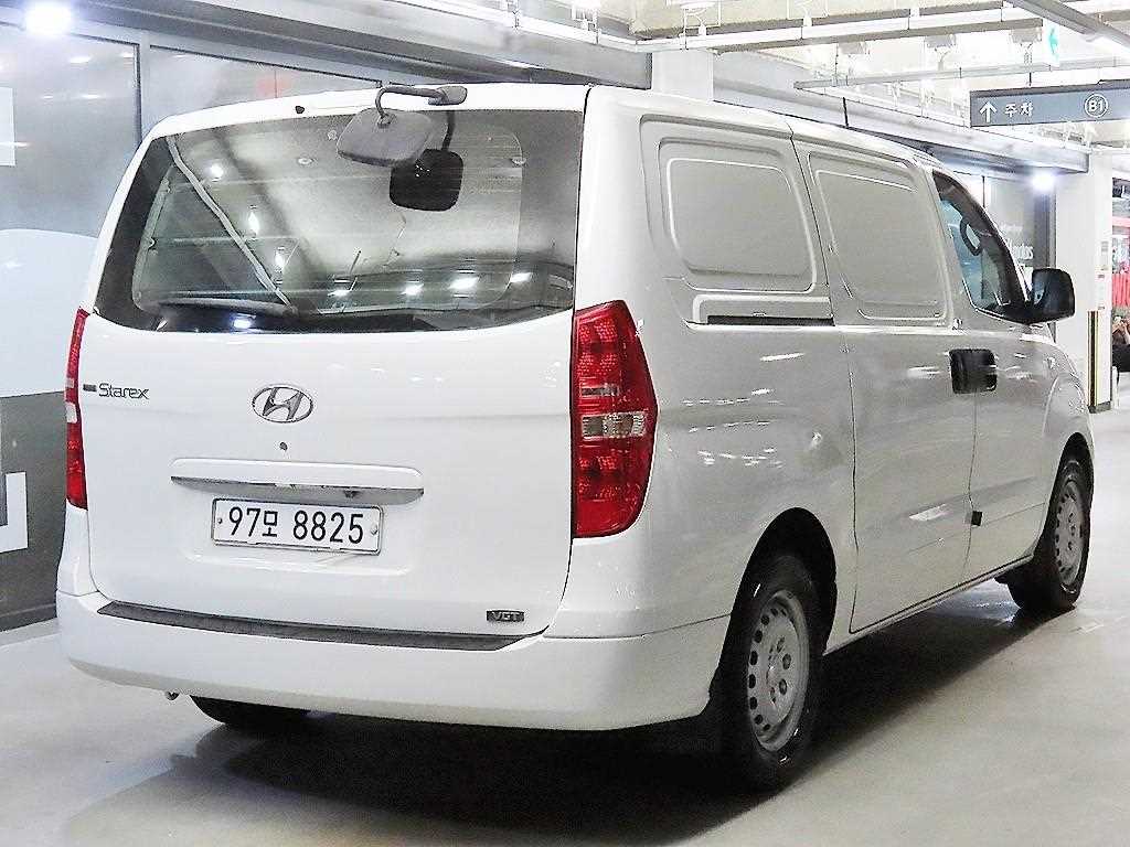 HYUNDAI Starex - Vista 4