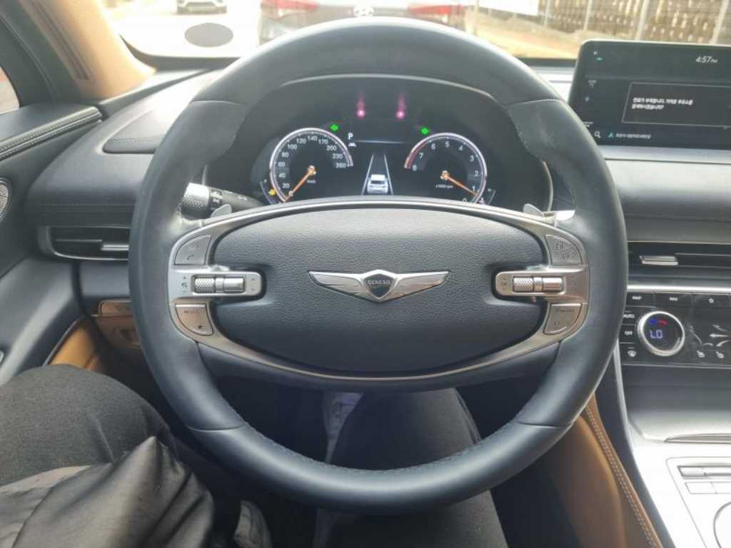 Genesis GV80 - Vista 8