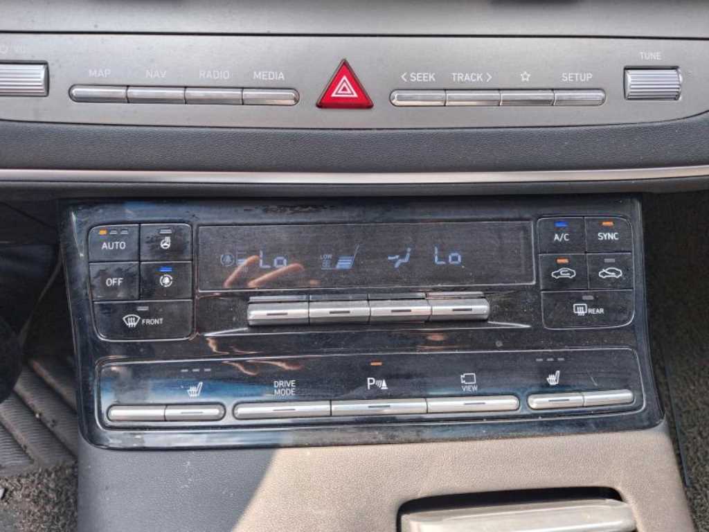 HYUNDAI Grandeur - Vista 11