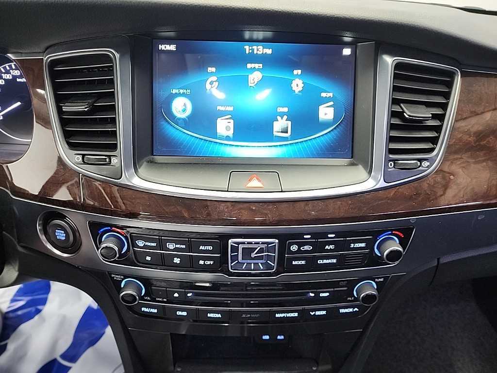HYUNDAI Equus - Vista 10