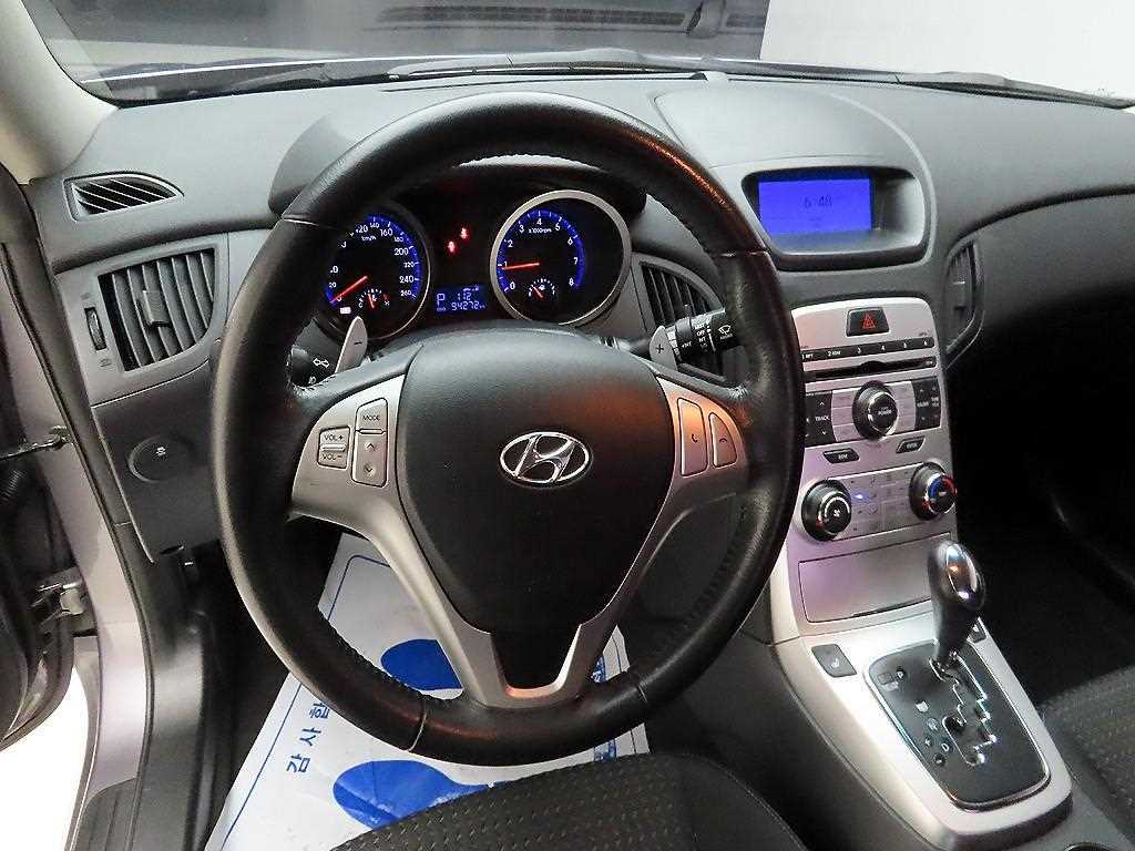 HYUNDAI Genesis - Vista 7