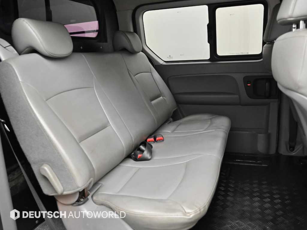 HYUNDAI Starex - Vista 12