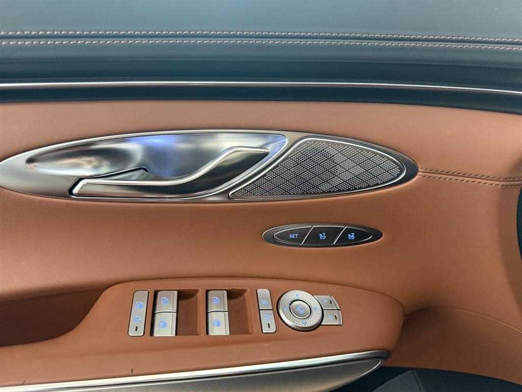 Genesis GV70 - Vista 7