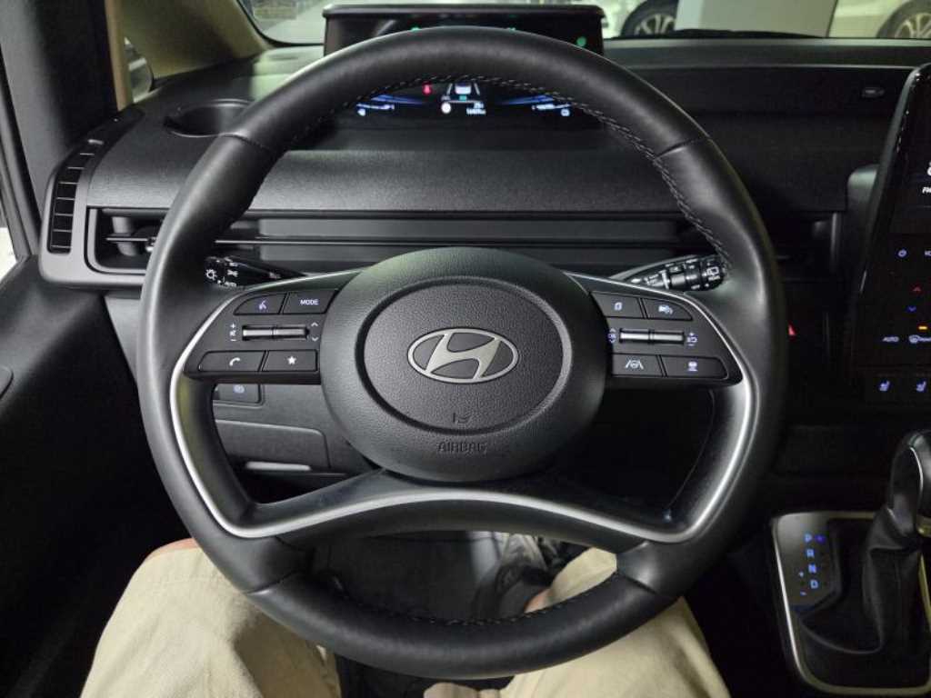 HYUNDAI Staria - Vista 12