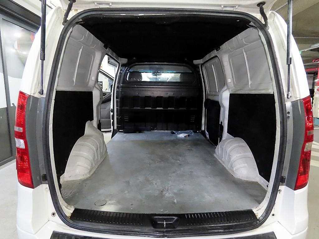 HYUNDAI Starex 2011 Blanco - Importación desde Corea - HF Imports Iquique - Foto 14