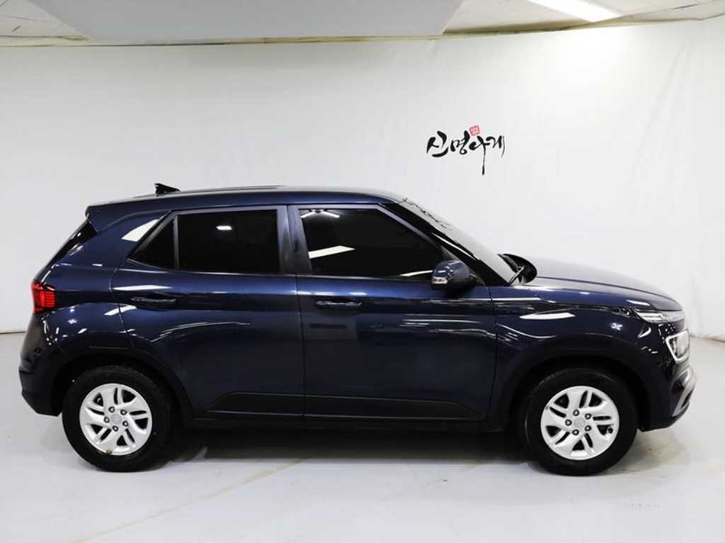 HYUNDAI Venue - Vista 4