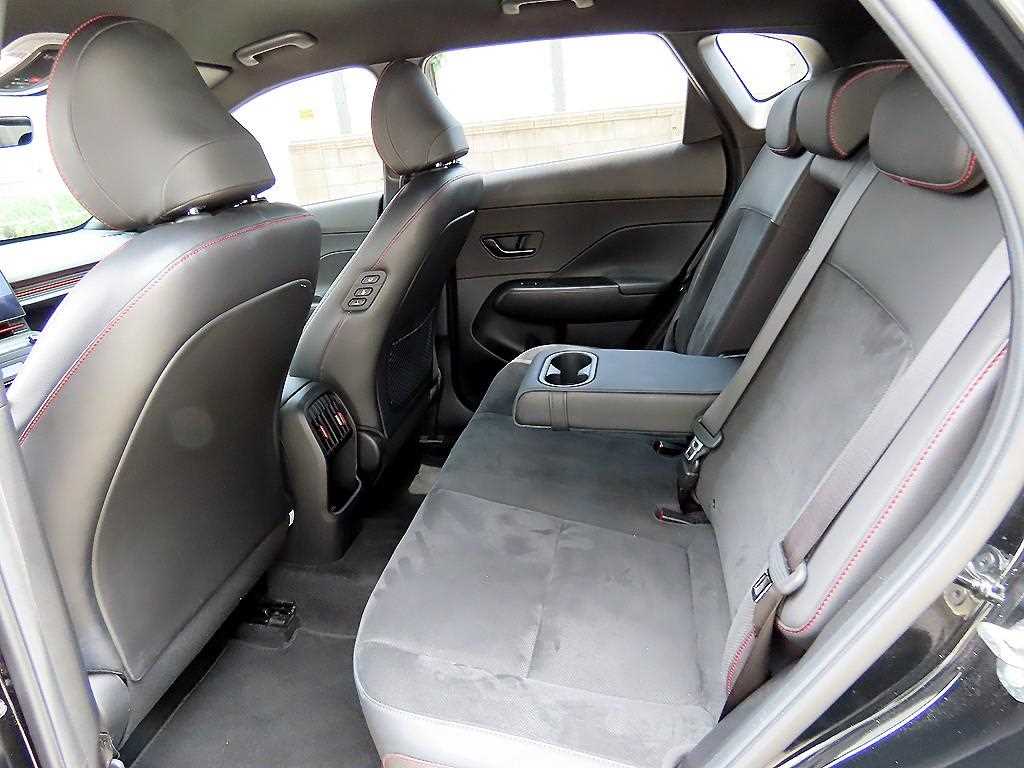 HYUNDAI Kona - Vista 6