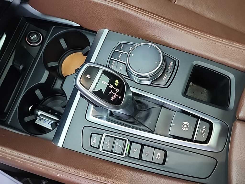 BMW X6 - Vista 8