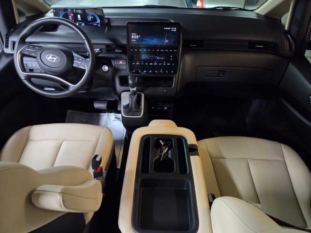 HYUNDAI Staria - Vista 7