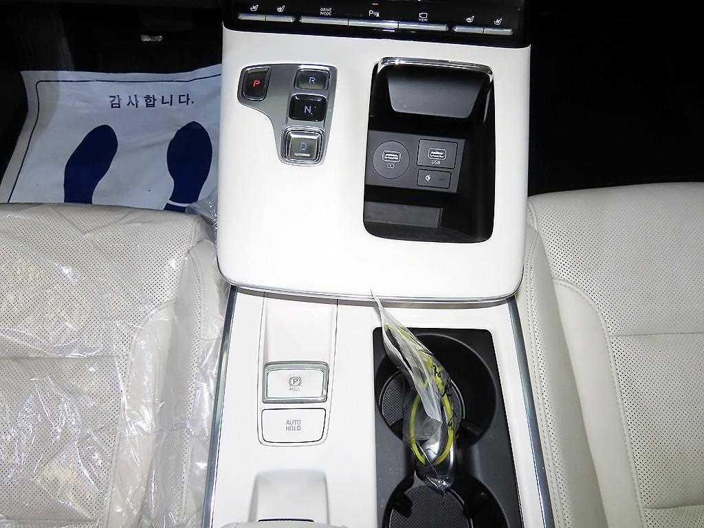 HYUNDAI Grandeur - Vista 12