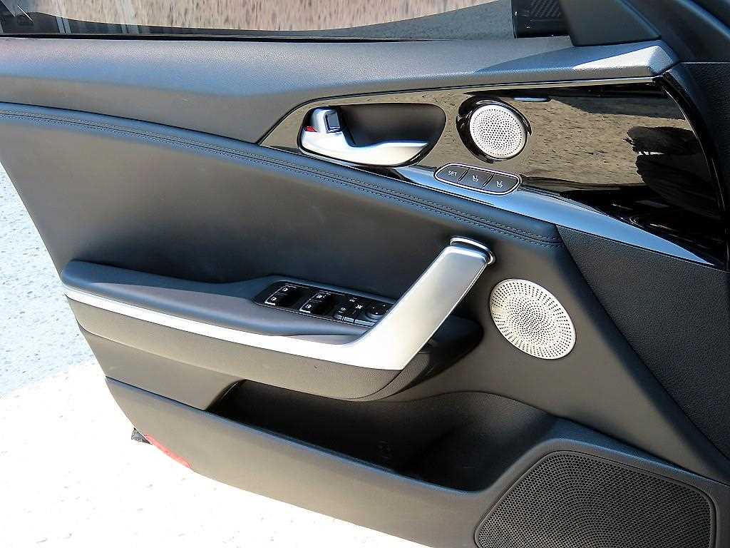 KIA Stinger - Vista 11