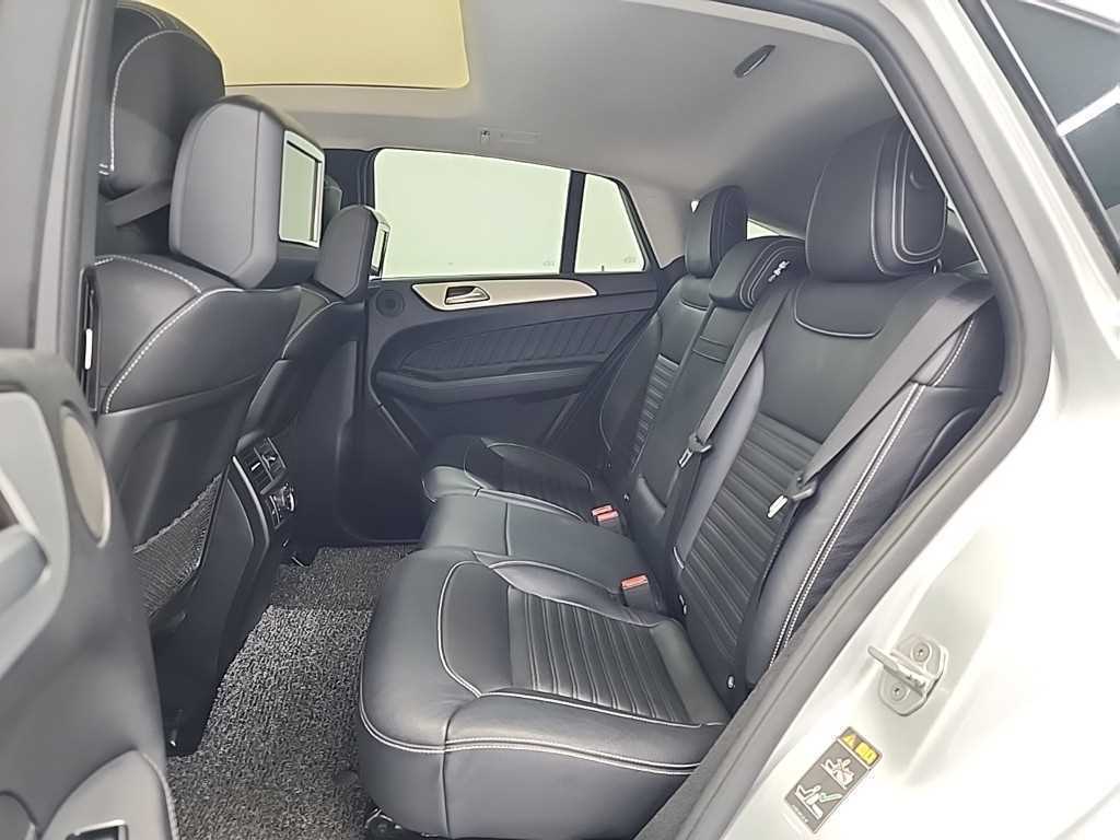 Mercedes Benz GLE Class - Vista 12