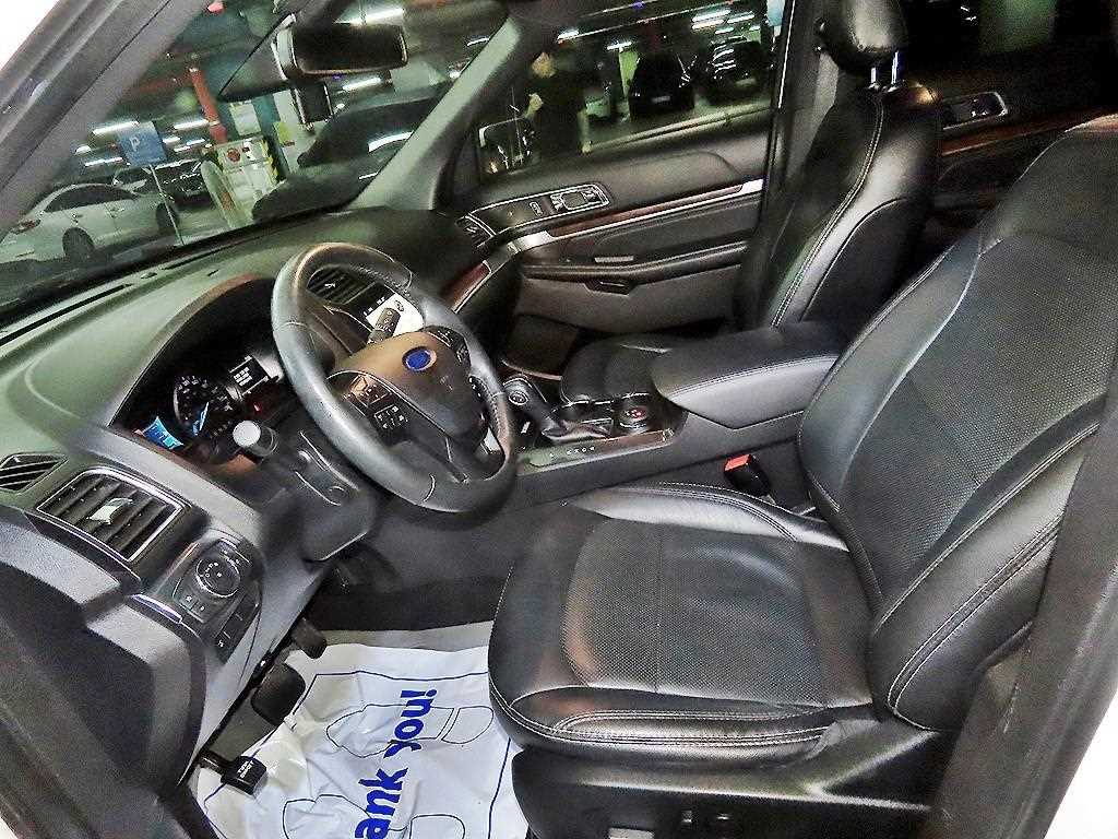Ford Explorer - Vista 6