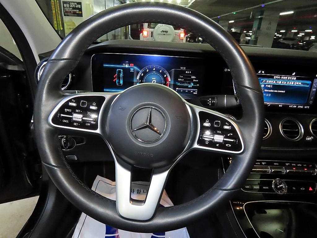 Mercedes Benz E class - Vista 8