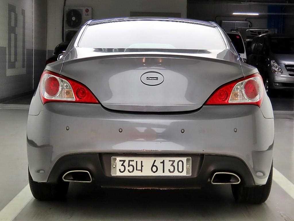 HYUNDAI Genesis - Vista 3