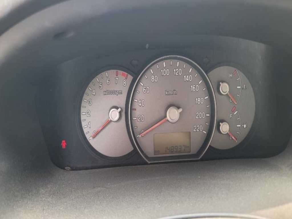 KIA Carens - Vista 9
