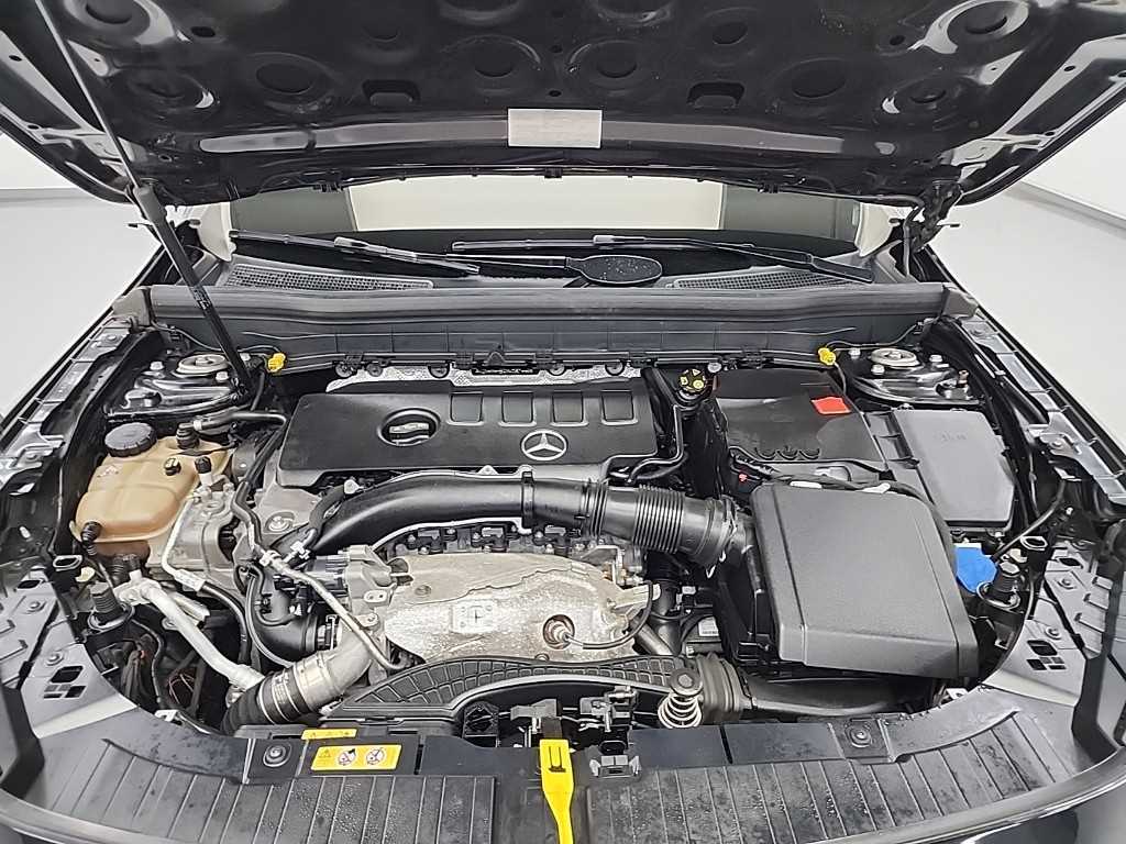 Mercedes Benz GLB Class - Vista 5