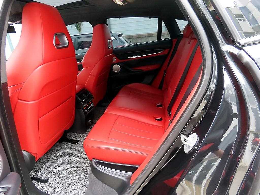 BMW X6M - Vista 6