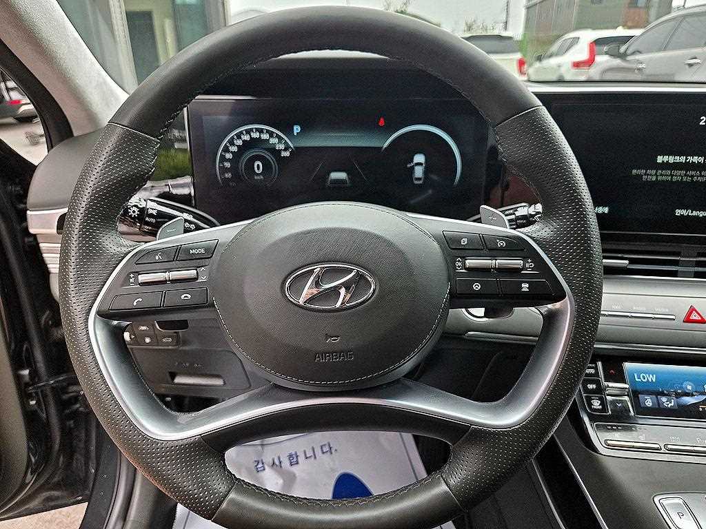 HYUNDAI Grandeur - Vista 9