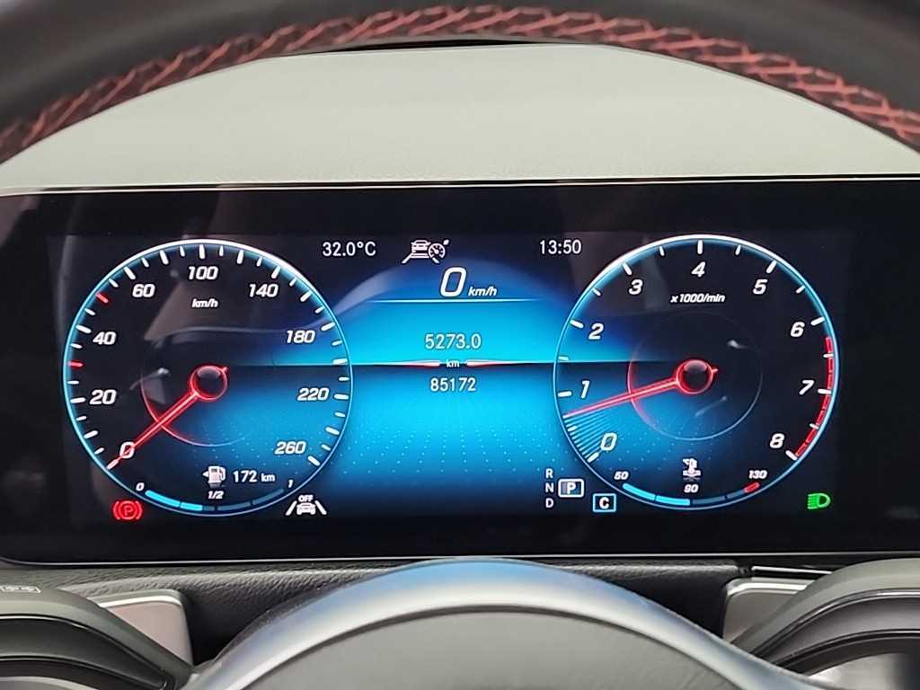 Mercedes Benz GLB Class - Vista 6