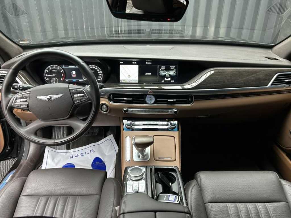 Genesis G90 - Vista 8