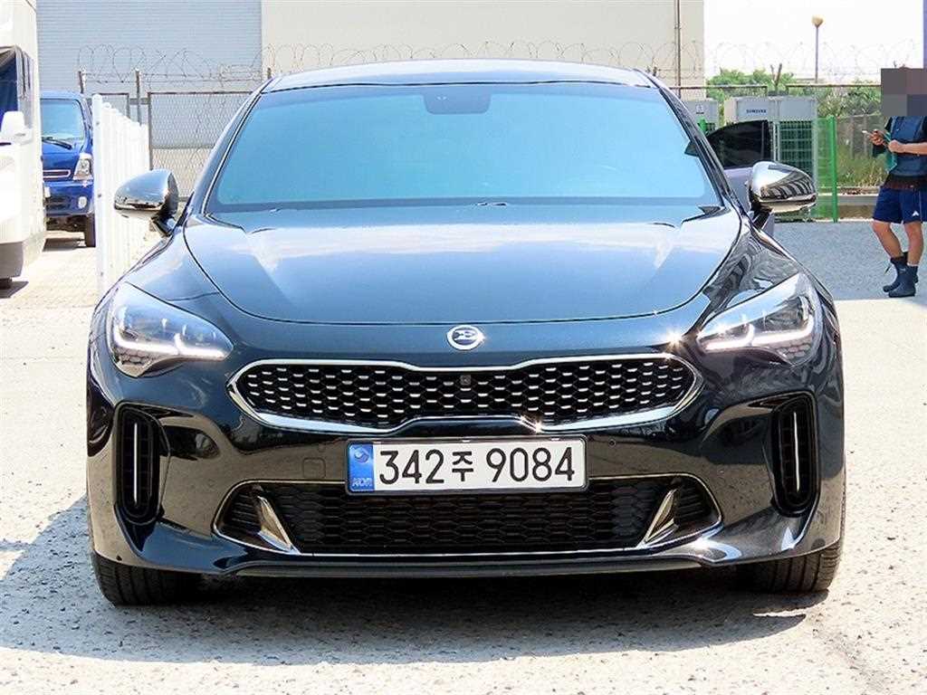 KIA Stinger 2018 Negro - Importación desde Corea - HF Imports Iquique - Foto 1