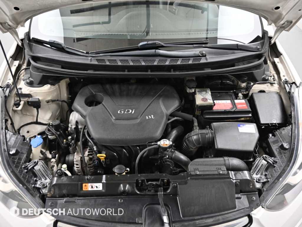 HYUNDAI Avante - Vista 6