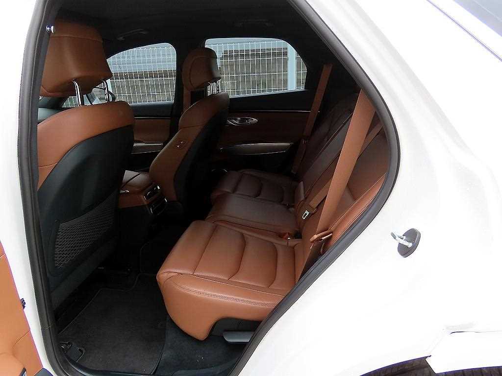 Genesis GV70 - Vista 6