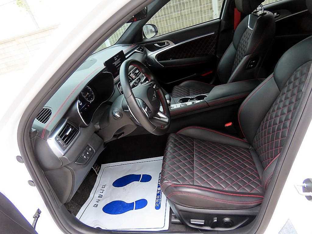 Genesis G70 - Vista 5