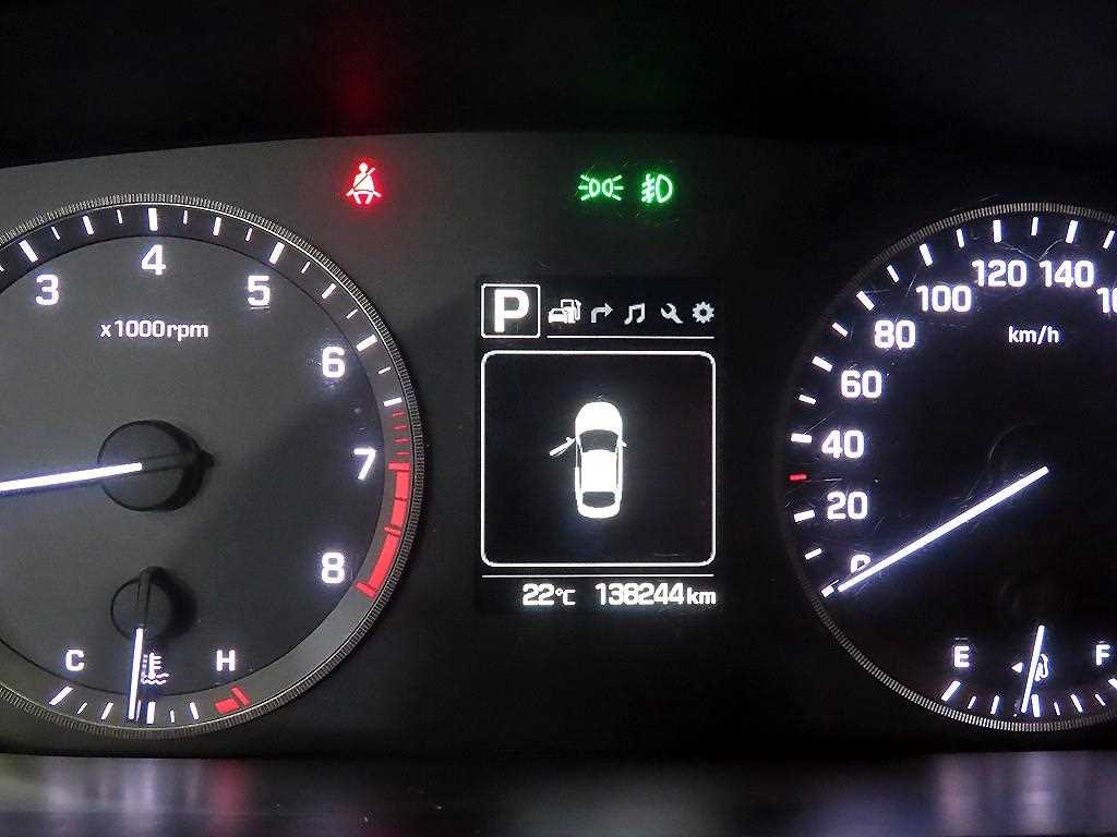 HYUNDAI Sonata - Vista 9