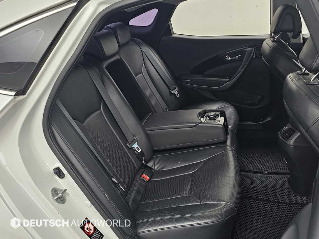 HYUNDAI Grandeur - Vista 12