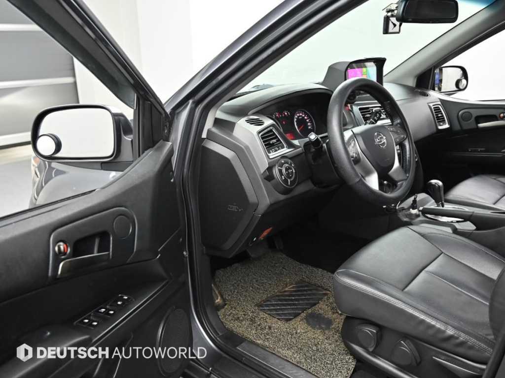 Ssangyong Korando - Vista 11
