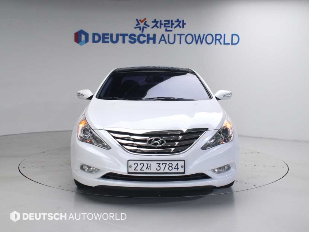 HYUNDAI Sonata - Vista 3