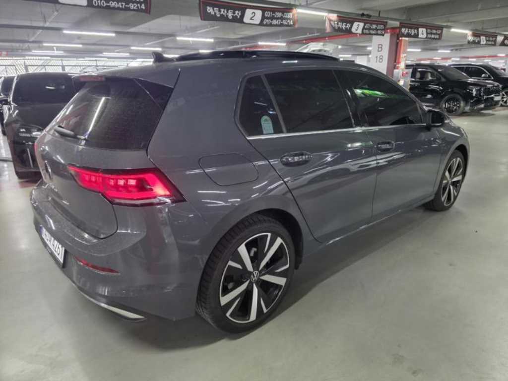 Volkswagen Golf - Vista 4