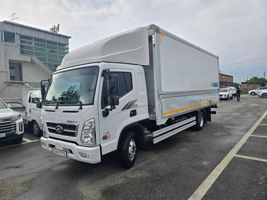 medium and large cargo truck - Vista 7