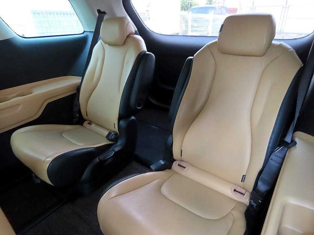 KIA Carnival - Vista 7
