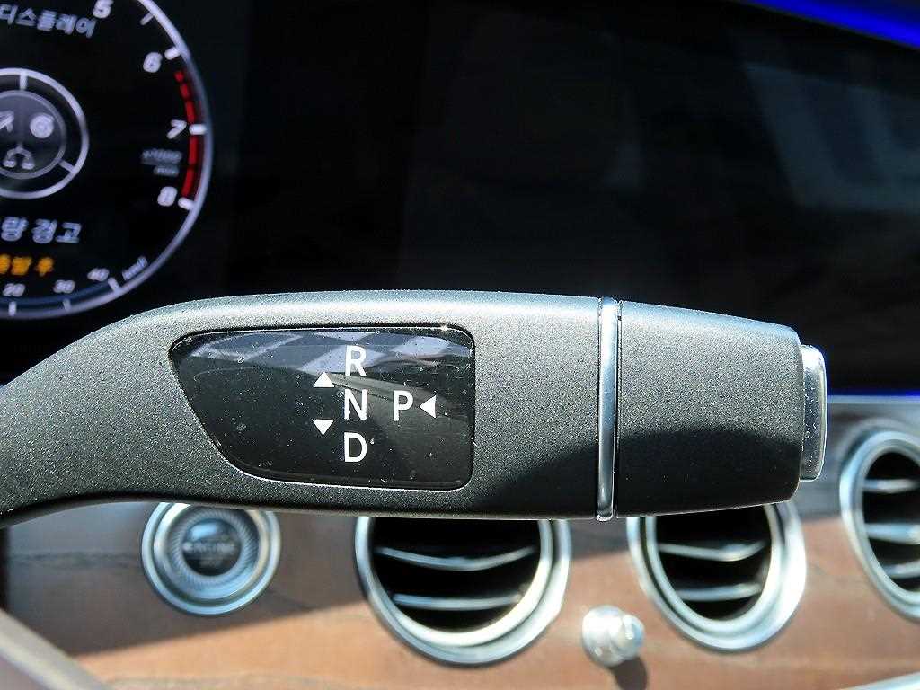 Mercedes Benz E class - Vista 11